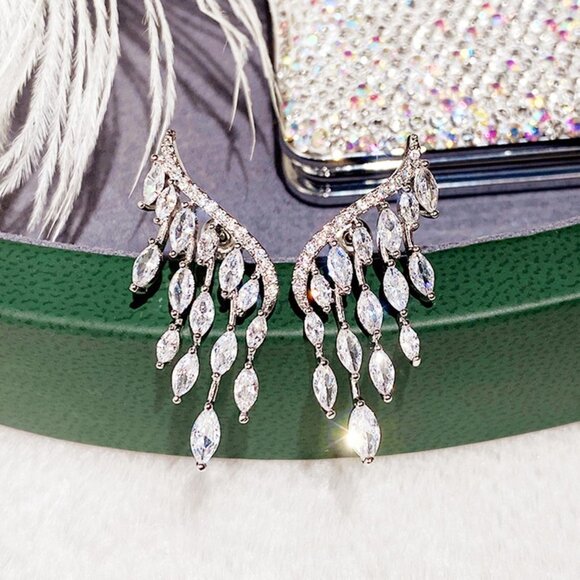 💥 Trendy Elegant Earring for Women CZ Jewelry Wing Shaped Crystal, HA4522 - Picture 6 of 6